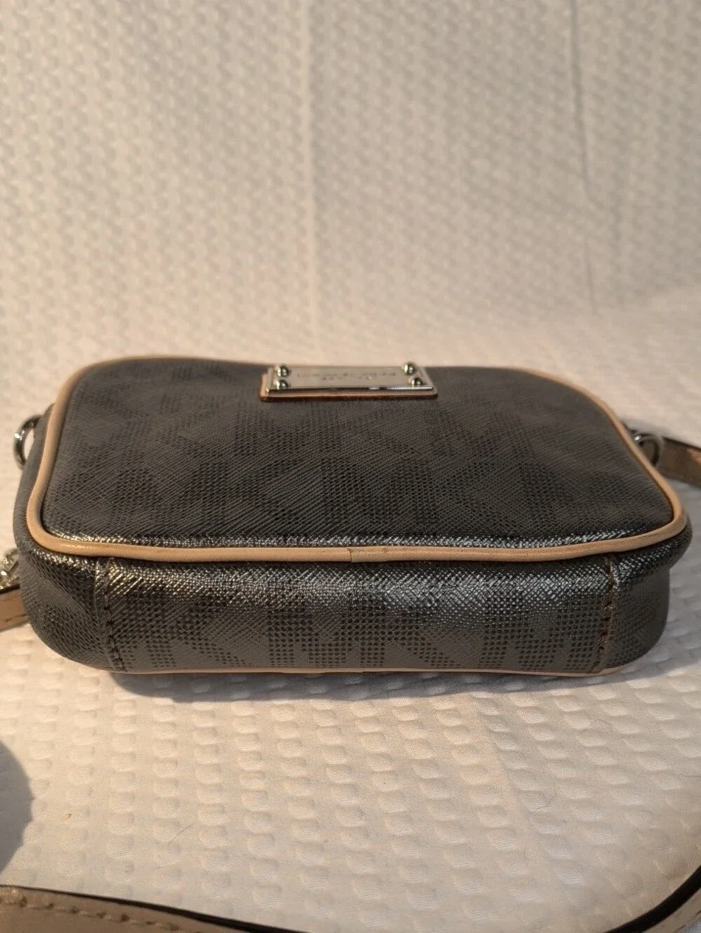Michael Michael Kors Logo Signature Silver Crossbody with Tan Trim